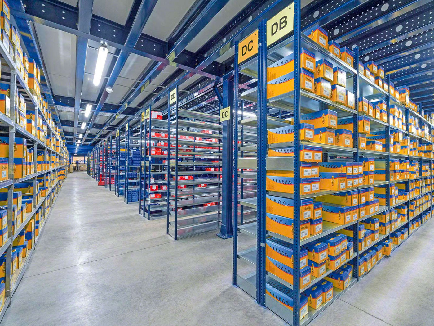 C5 - Scaffalature ad incastro di media portata