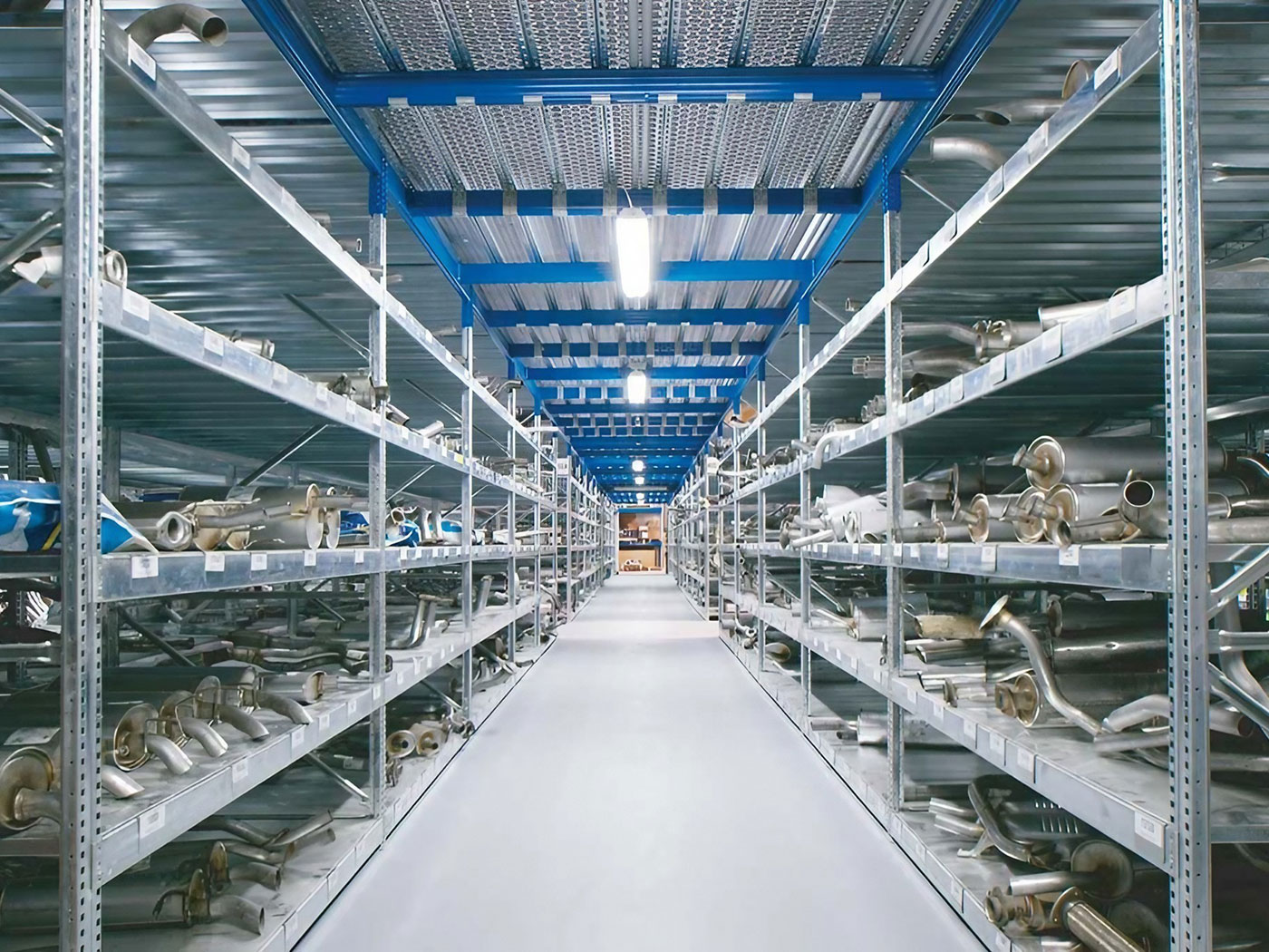 Scaffalature ad incastro di portata media